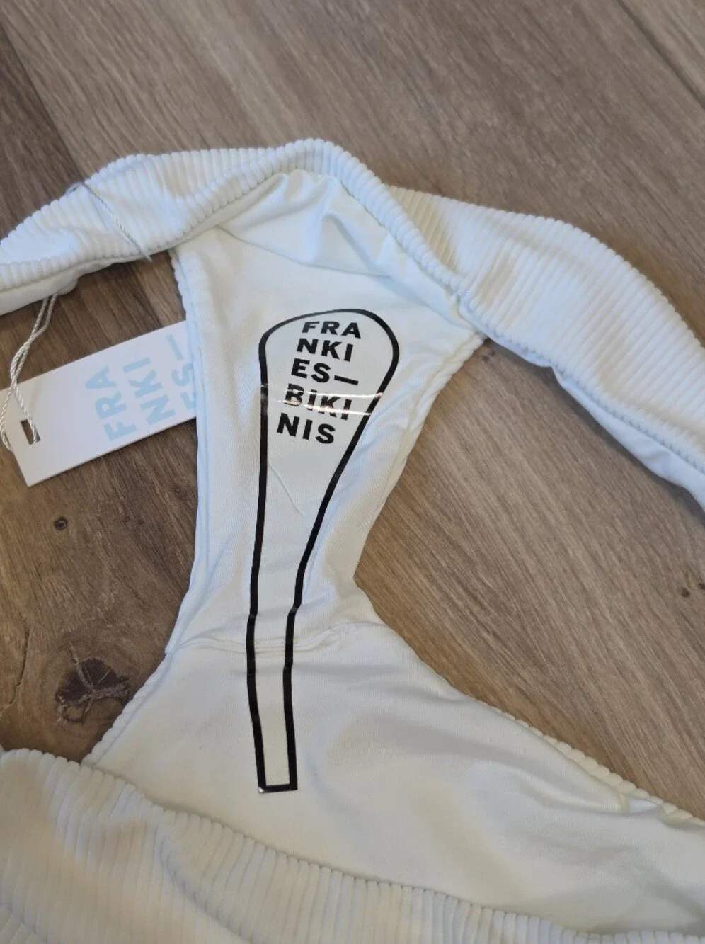 Frankies Bikinis chic white